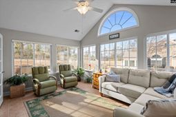 1802 Laryn Lane photo 4