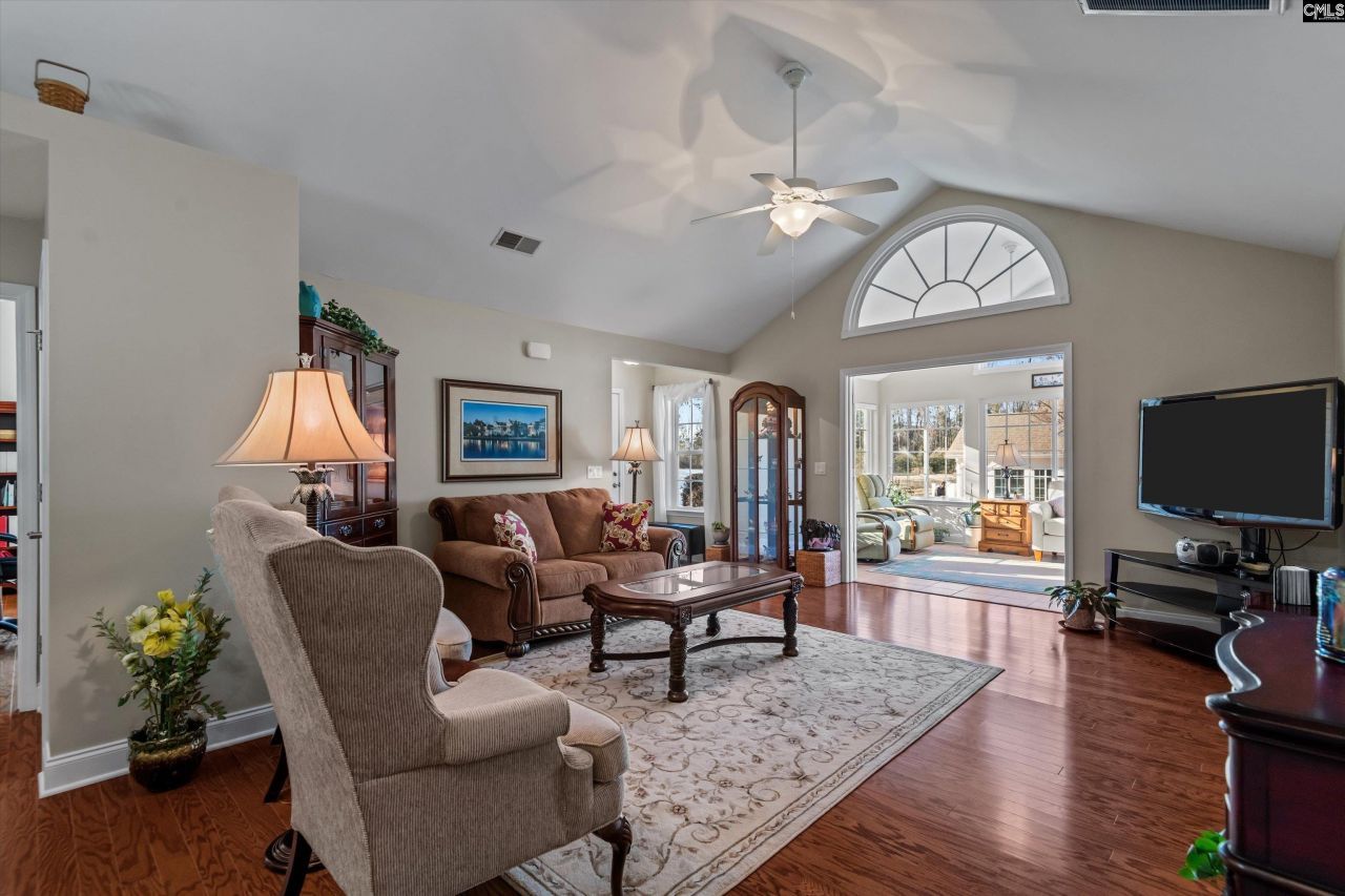 1802 Laryn Lane Photo 9