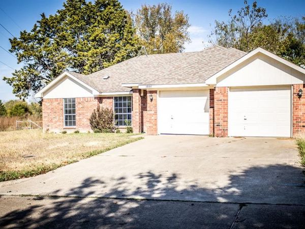 1884 Nottingham Drive, Kaufman, TX 75142