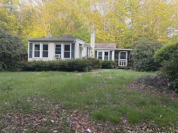 11 S Chesterfield Rd, Goshen, MA 01032