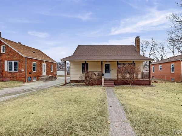 523 N 6th Street, Wood River, IL 62095