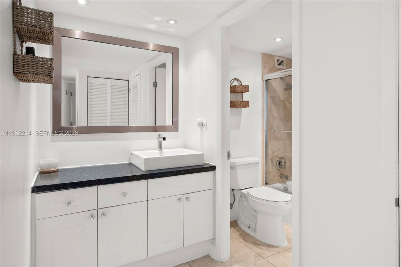 2301 Collins Ave , Unit 908, Miami Beach, FL 33139 Photo