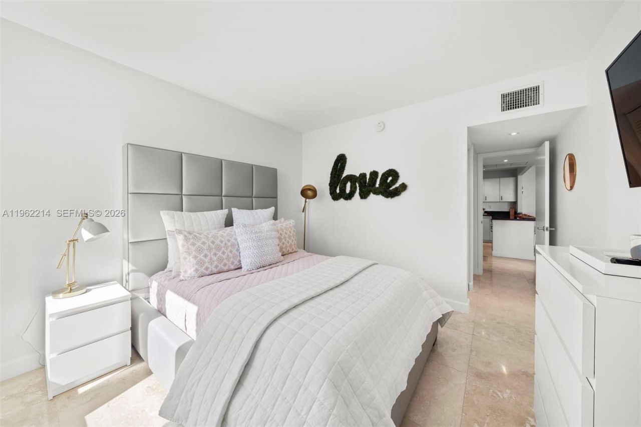 2301 Collins Ave , Unit 908, Miami Beach, FL 33139 Photo