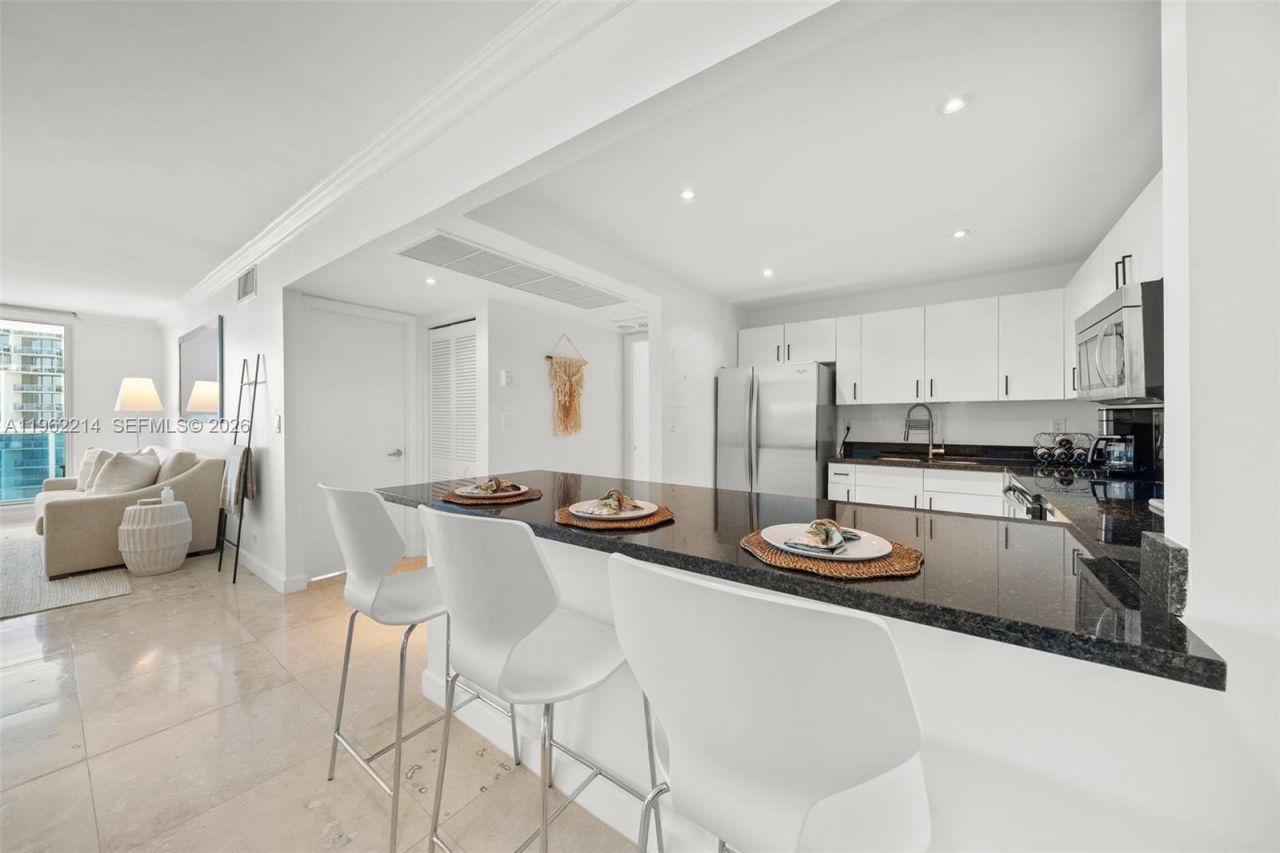 2301 Collins Ave , Unit 908, Miami Beach, FL 33139 Photo