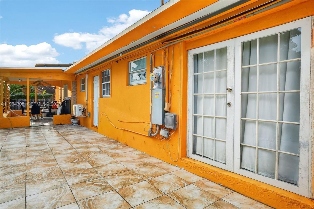 1110 NE 204th Ter, Miami, FL 33179 Photo