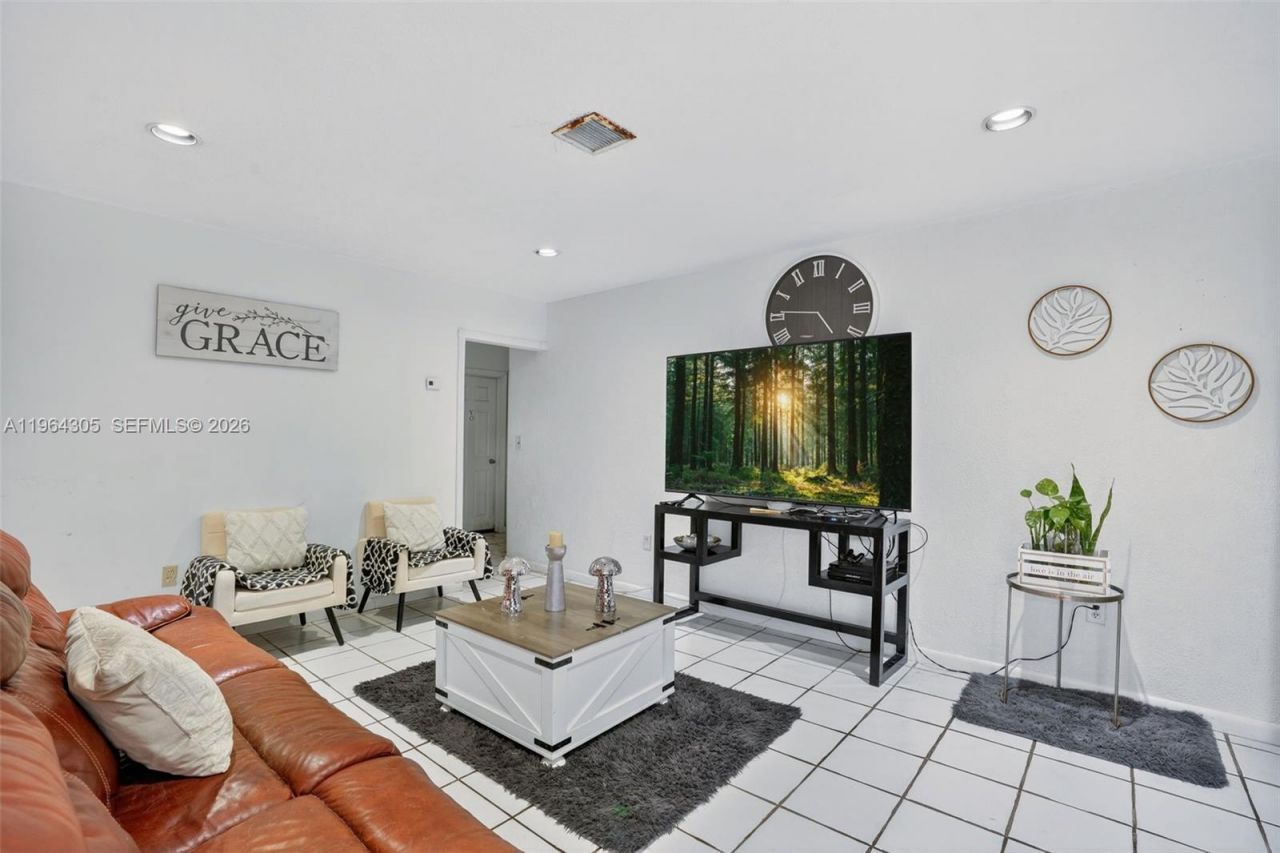 1110 NE 204th Ter, Miami, FL 33179 Photo