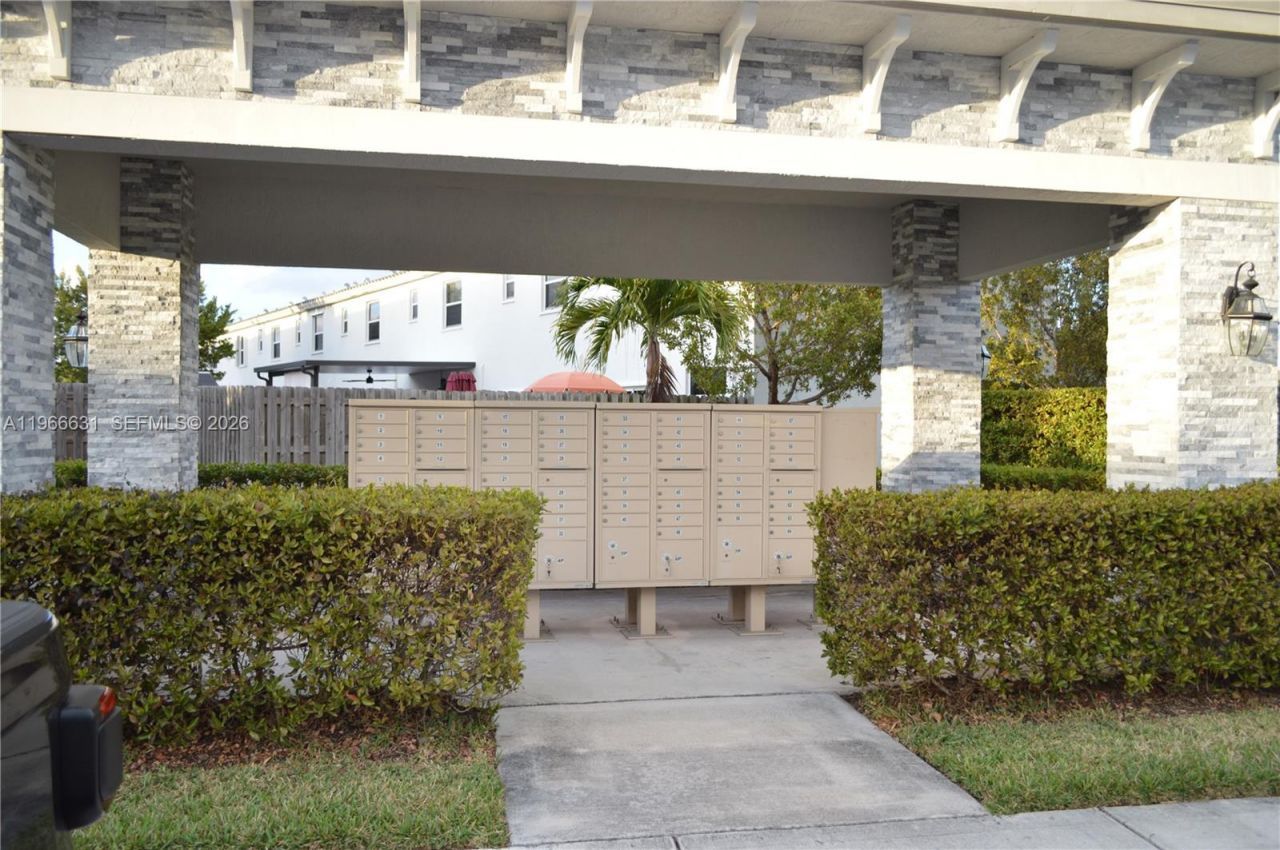 1522 SE 26th Ter, Homestead, FL 33035 Photo