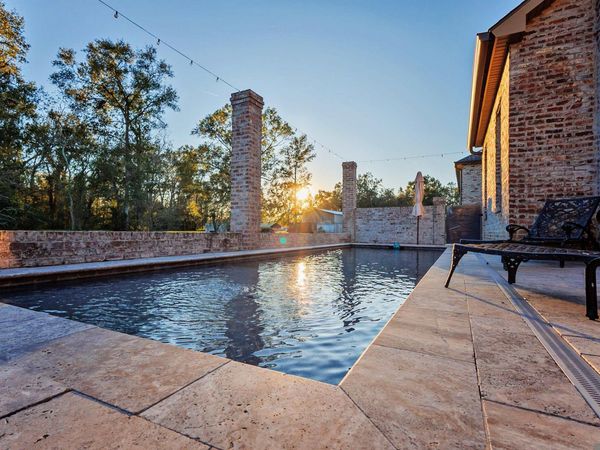 11081 Toria Ln, St Amant, LA 70774