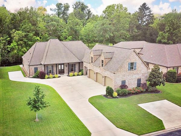 11081 Toria Ln, St Amant, LA 70774