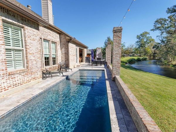 11081 Toria Ln, St Amant, LA 70774