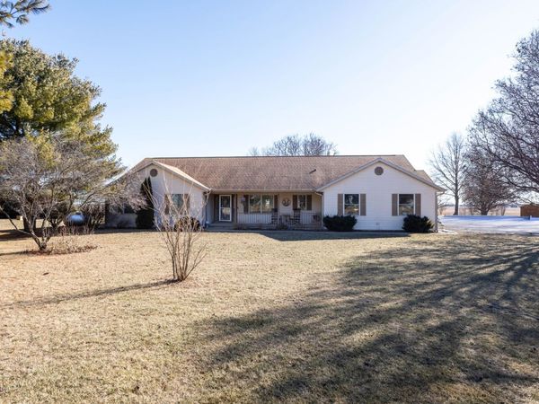 1476 County Road 2500 E, Ogden, IL 61859