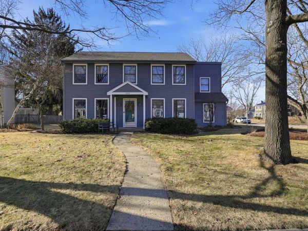 545 Blackhawk Drive, Batavia, IL 60510