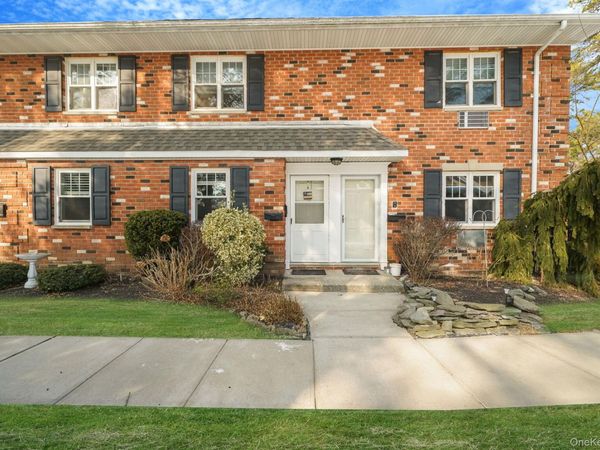 14 Glen Hollow Drive, Unit E2, Holtsville, NY 11742