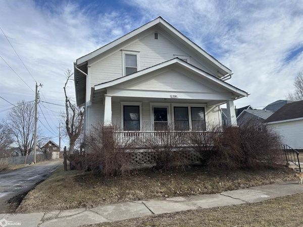 208 S 7th Street, Marshalltown, IA 50158