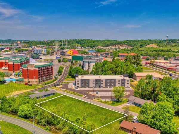 Nancy St, Pigeon Forge, TN 37863