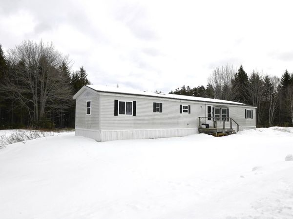 12 Lindsay's Road, Deer Isle, ME 04627
