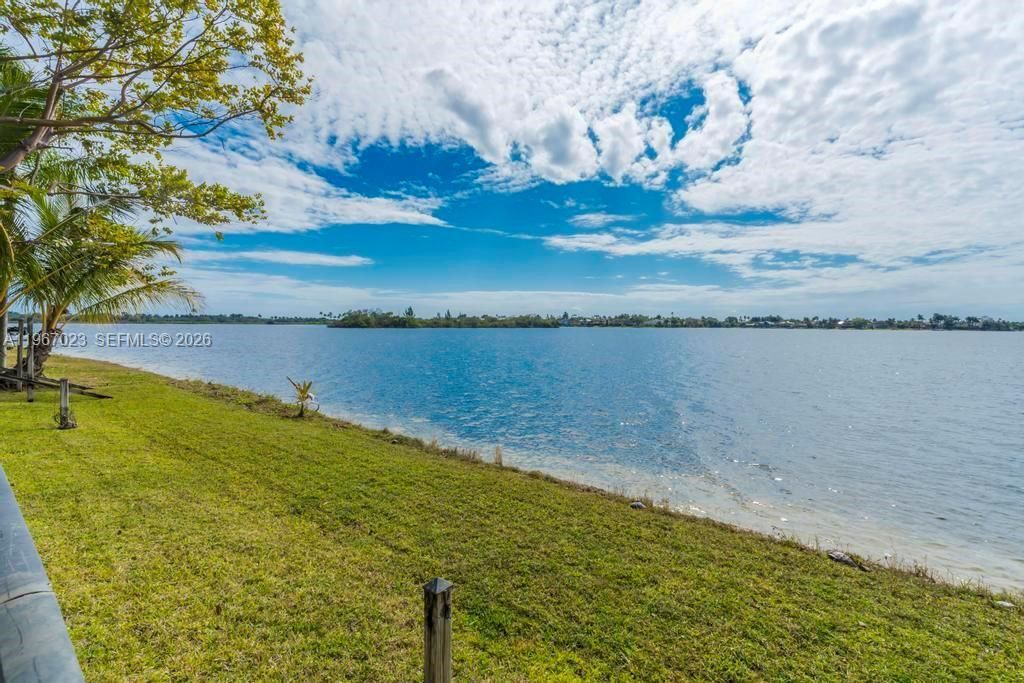 18122 NW 15th Ct, Pembroke Pines, FL 33029 Photo