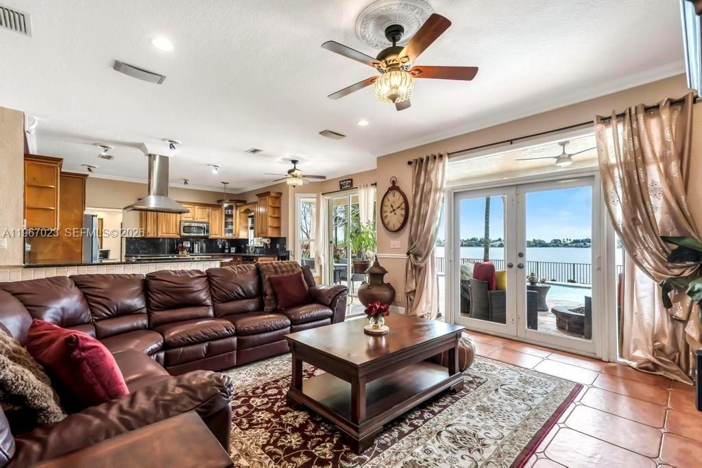 18122 NW 15th Ct, Pembroke Pines, FL 33029 Photo