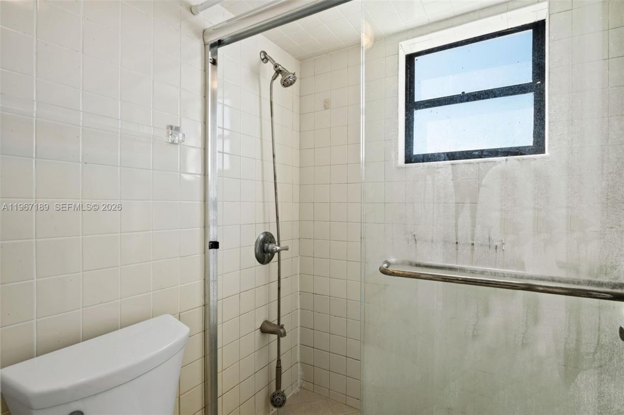 8100 Byron Ave, Unit 303, Miami Beach, FL 33141 Photo