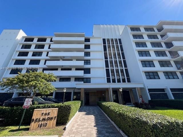 10101 E Bay Harbor Dr, Unit 401, Bay Harbor Islands, FL 33154 Photo