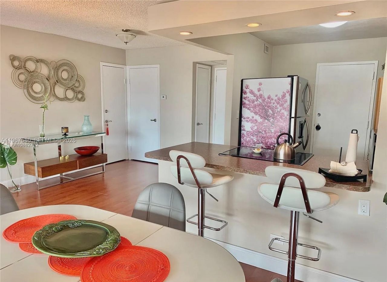 10101 E Bay Harbor Dr, Unit 401, Bay Harbor Islands, FL 33154 Photo