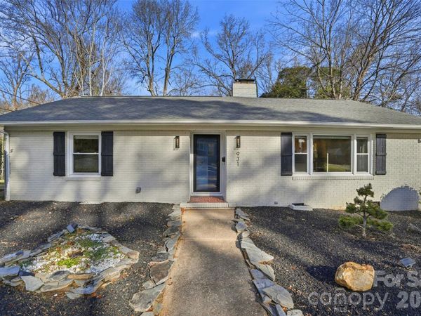 931 Hickory Nut Street, Charlotte, NC 28205