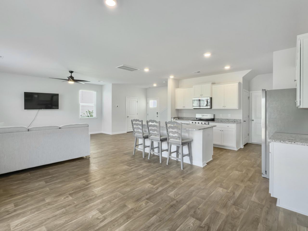 298 Watersglen Drive Photo 10