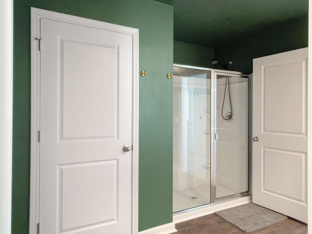 298 Watersglen Drive Photo 15