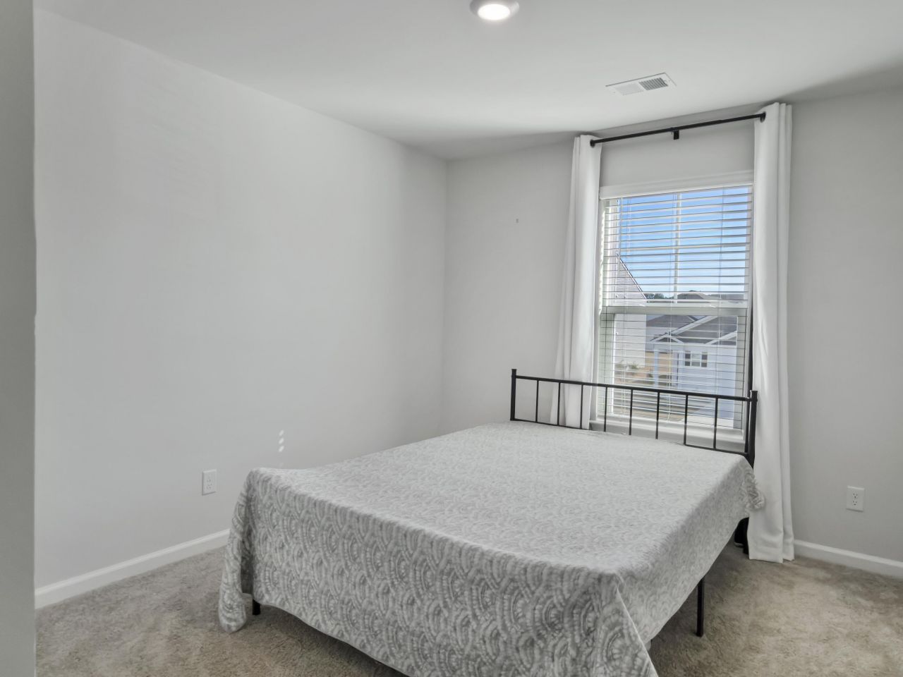 298 Watersglen Drive Photo 17