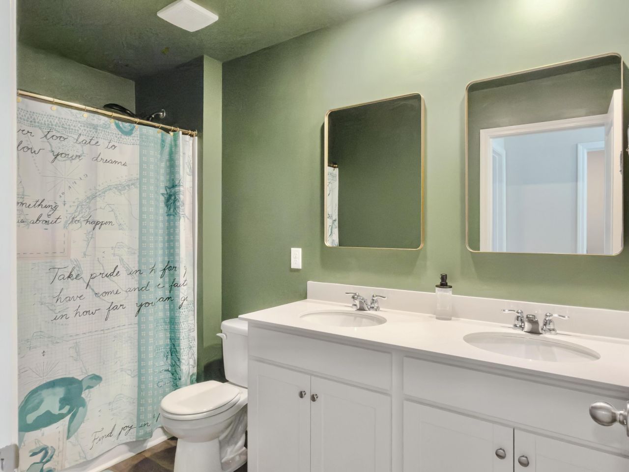 298 Watersglen Drive Photo 18