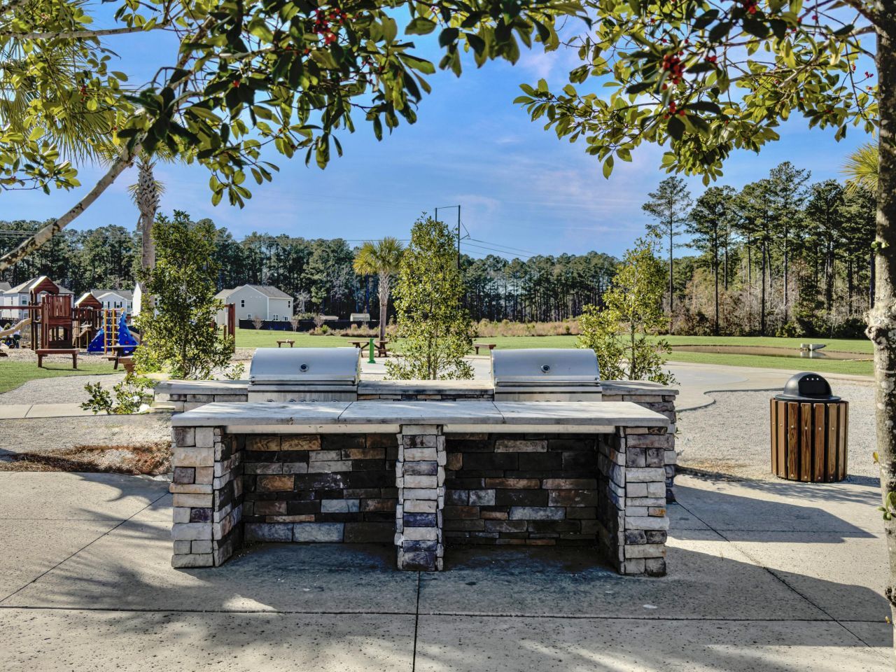 298 Watersglen Drive Photo 28