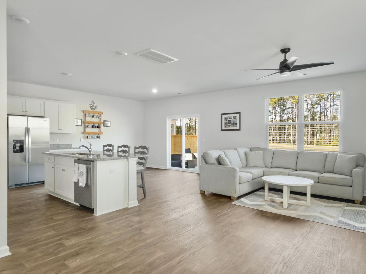 298 Watersglen Drive Photo 4