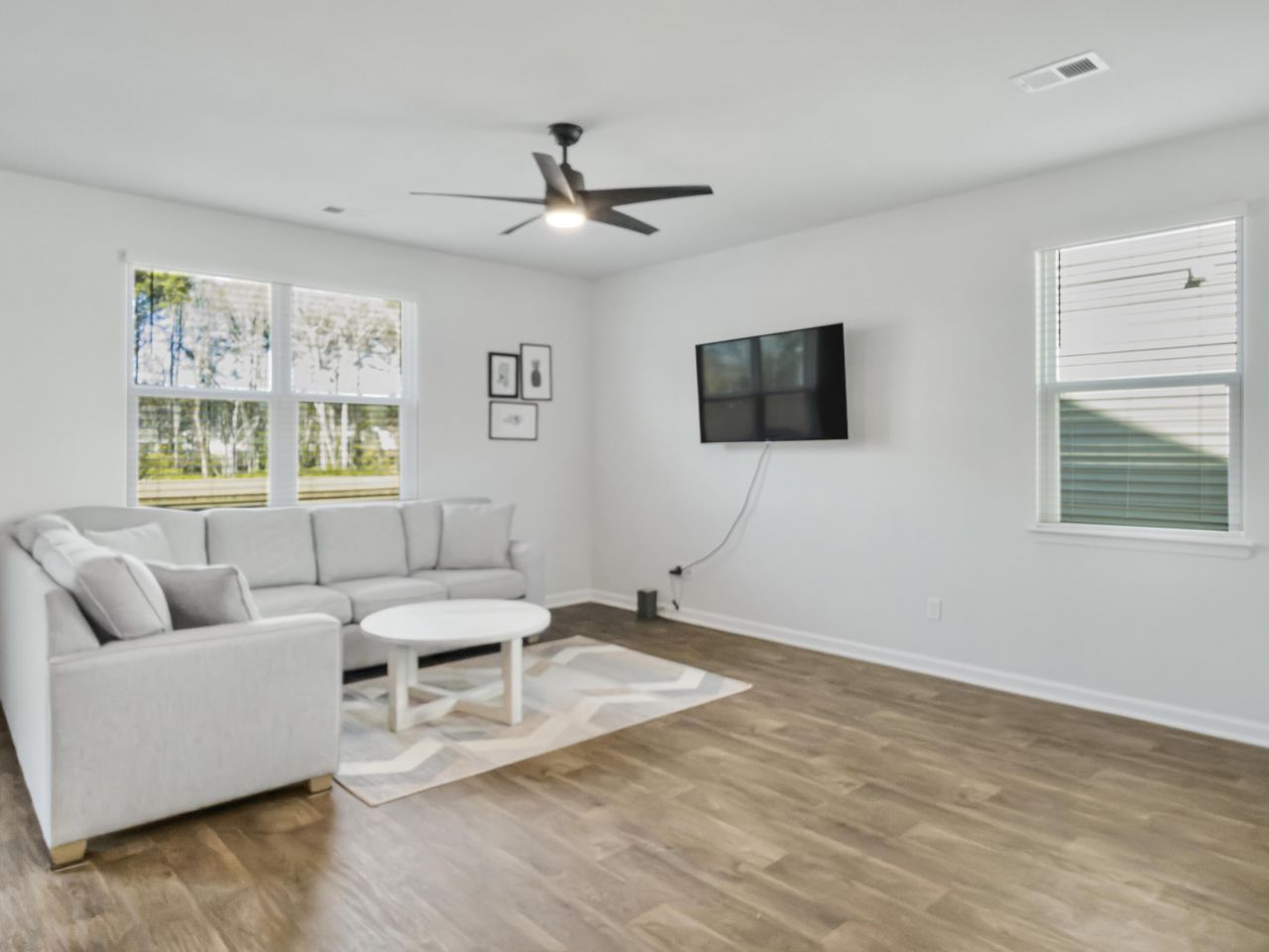 298 Watersglen Drive Photo 5