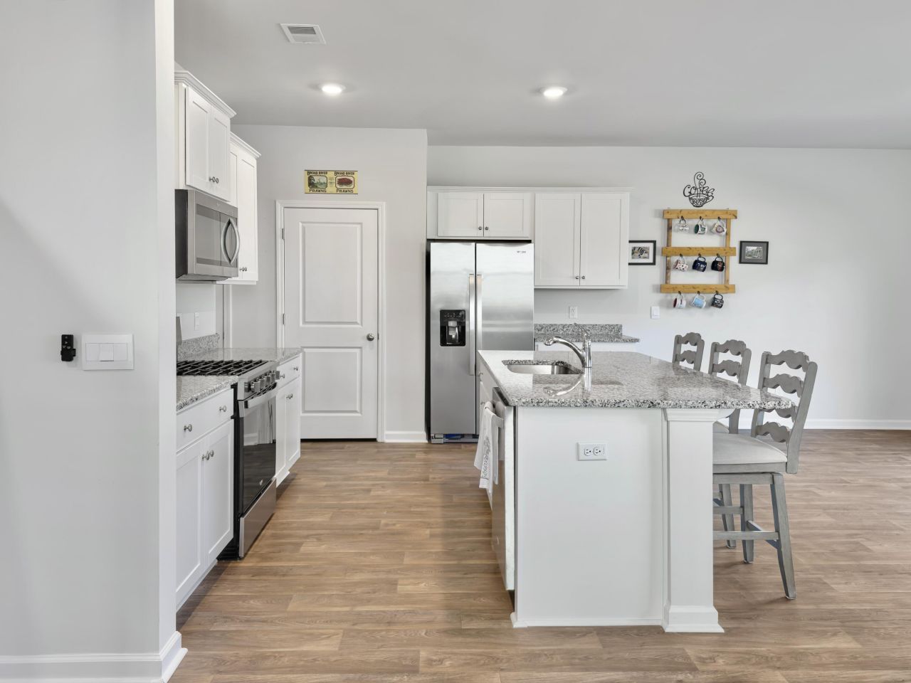 298 Watersglen Drive Photo 7