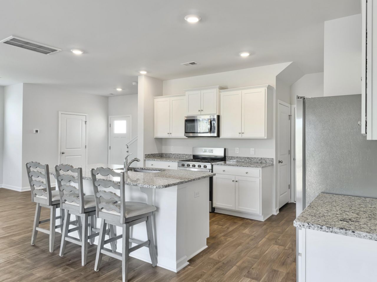 298 Watersglen Drive Photo 9