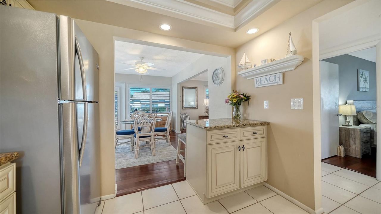 2721 Riverbluff Place, Unit V-50, Sarasota, FL 34231 Photo