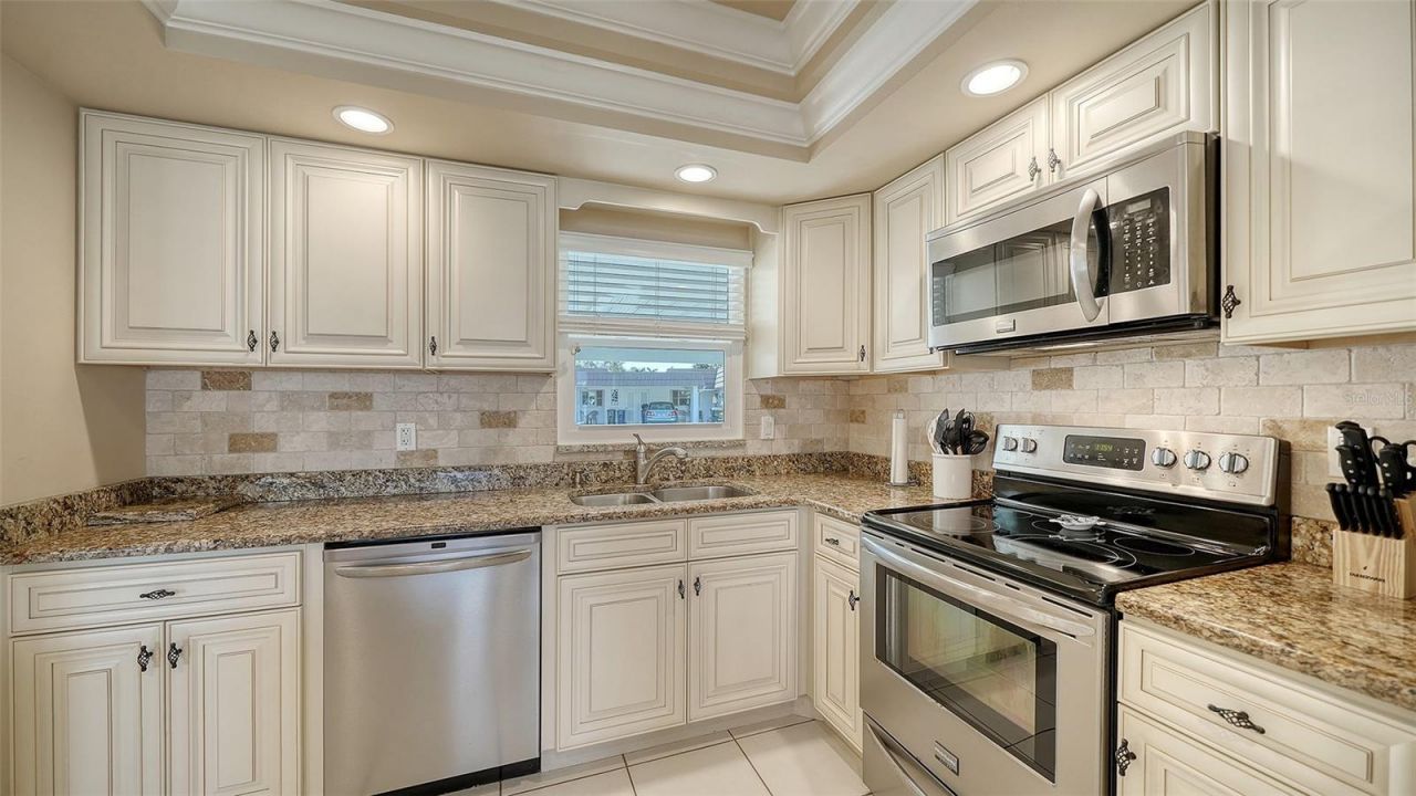 2721 Riverbluff Place, Unit V-50, Sarasota, FL 34231 Photo