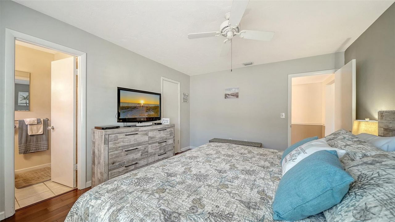 2721 Riverbluff Place, Unit V-50, Sarasota, FL 34231 Photo