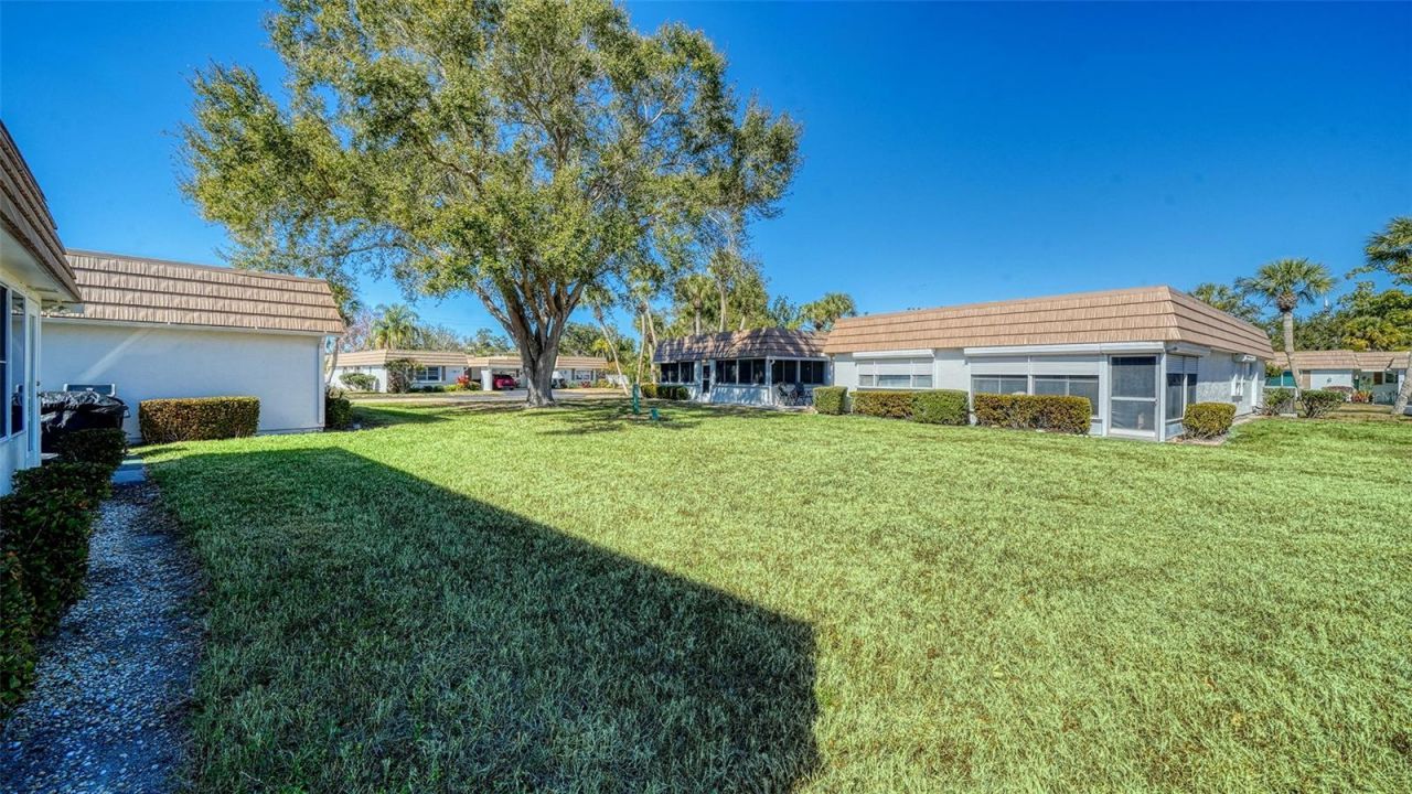 2721 Riverbluff Place, Unit V-50, Sarasota, FL 34231 Photo