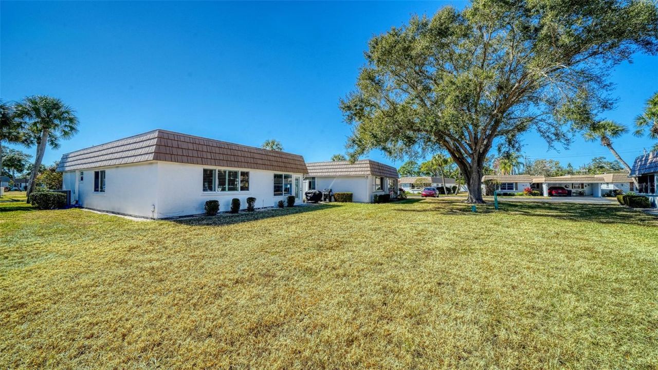2721 Riverbluff Place, Unit V-50, Sarasota, FL 34231 Photo