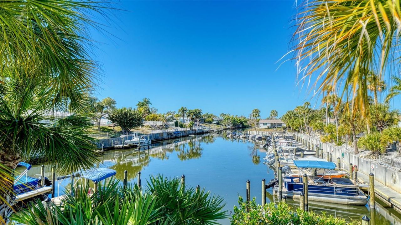 2721 Riverbluff Place, Unit V-50, Sarasota, FL 34231 Photo