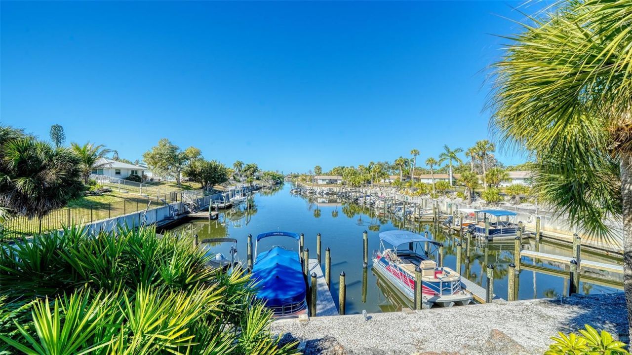 2721 Riverbluff Place, Unit V-50, Sarasota, FL 34231 Photo