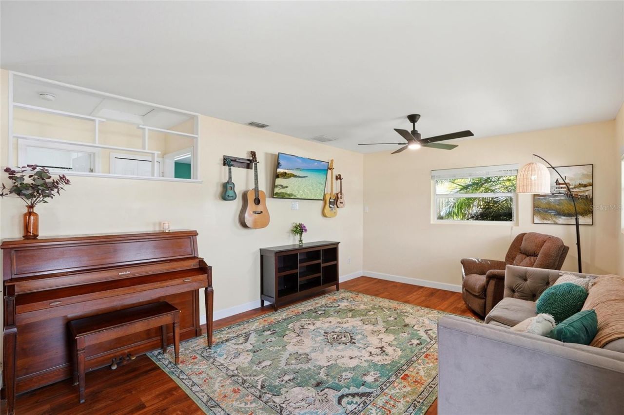 5517 Pershing Street Ne, Saint Petersburg, FL 33703 Photo