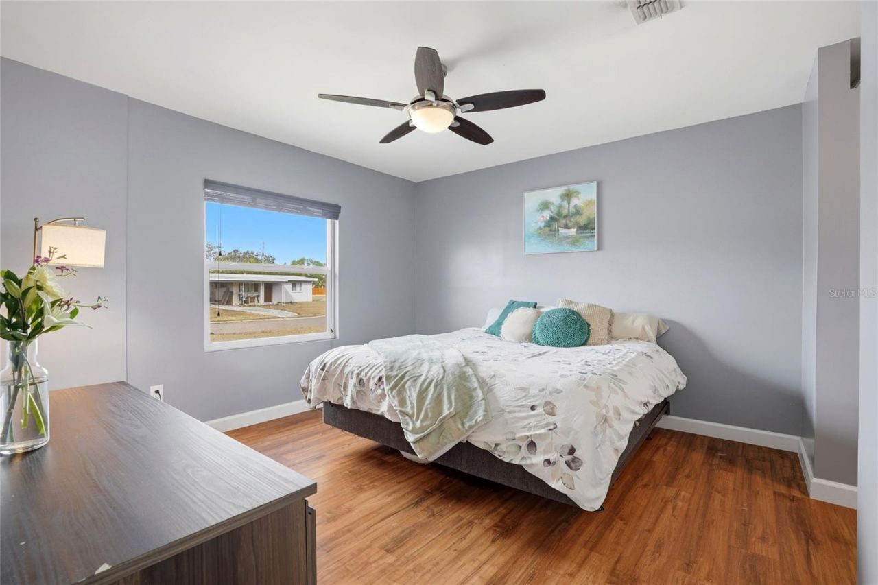 5517 Pershing Street Ne, Saint Petersburg, FL 33703 Photo