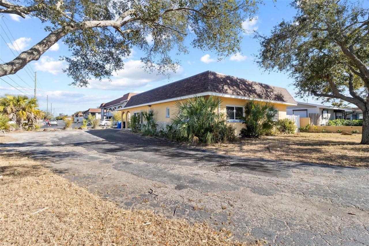 6098 22nd Avenue N, Saint Petersburg, FL 33710 Photo