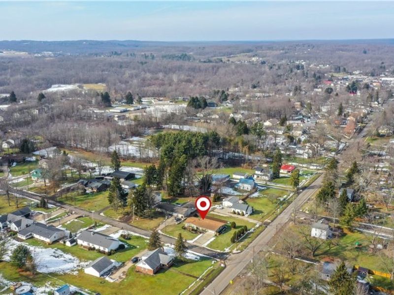 8075 Crestwood Drive, Garrettsville, OH 44231 Photo 11