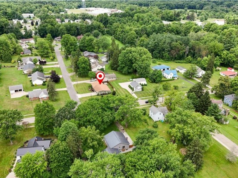 8075 Crestwood Drive, Garrettsville, OH 44231 Photo 14