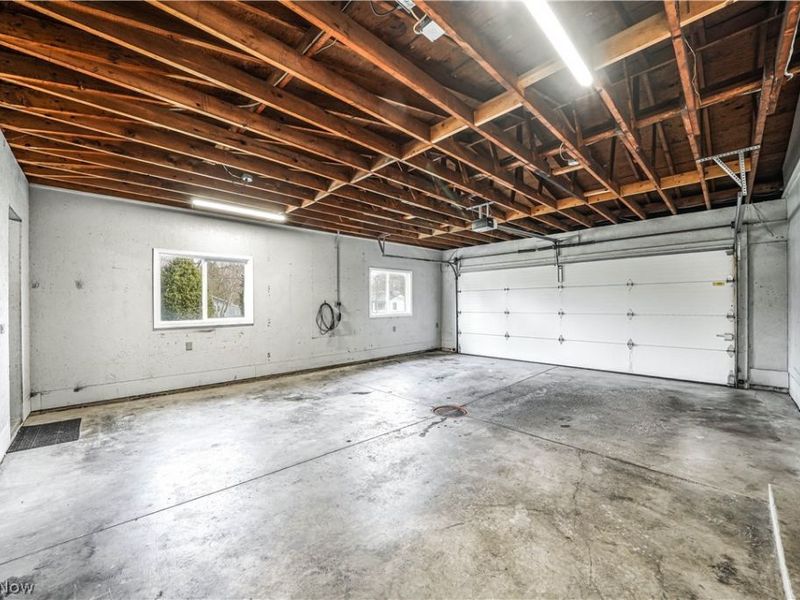 8075 Crestwood Drive, Garrettsville, OH 44231 Photo 36