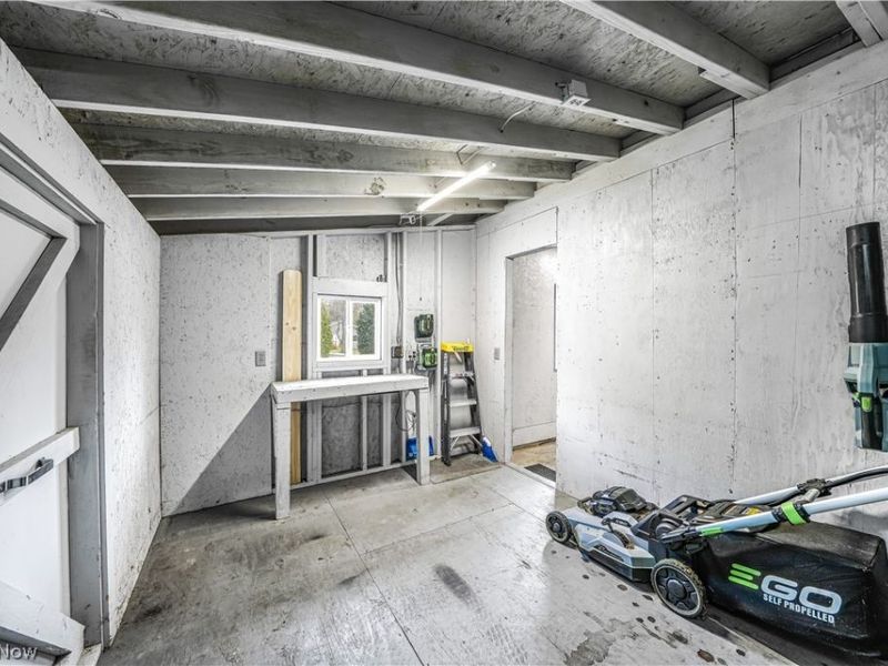 8075 Crestwood Drive, Garrettsville, OH 44231 Photo 37