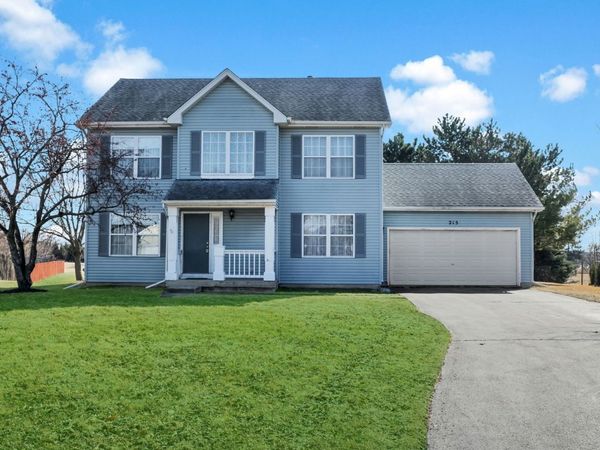 215 Alexandra Court, North Aurora, IL 60542